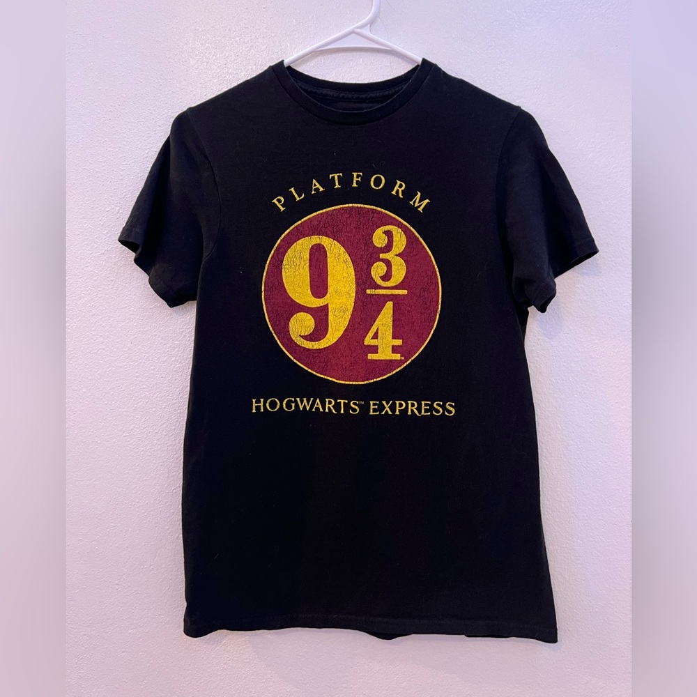 Harry Potter Platform 9 3/4 Short Sleeve T-Shirt.